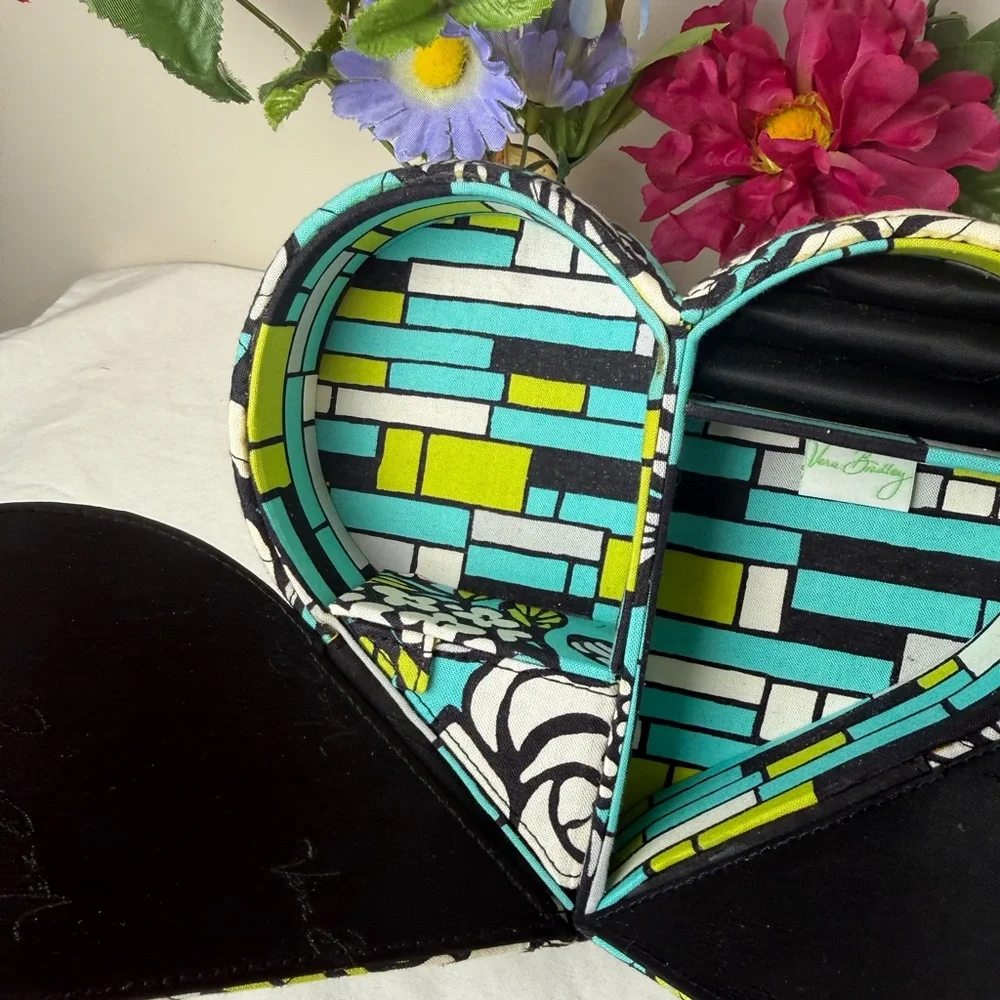 Vera Bradley Island Blooms Heart to Heart Jewelry Case Floral Fabric RETIRED